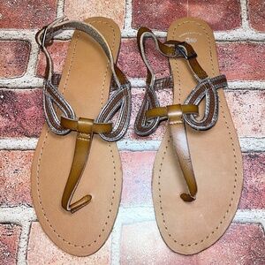 New Gap Leather T-Strap Thong Brown/Silver Sandals Size 9 Casual Summer Chic